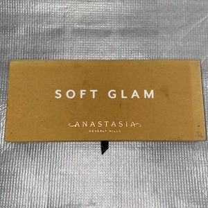 Anastasia Beverly Hills Soft Glam Palette